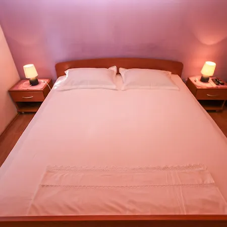 Robinson Stevica * Zarače